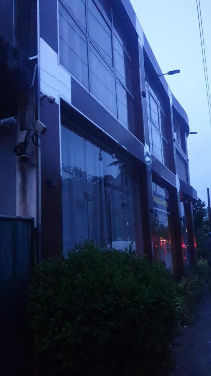 Air Vision 98 Hotel Katunayaka Exterior foto